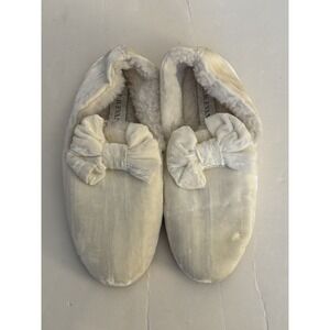 L. B. Evans Women's Size 9 White Velour Slip on Slippers